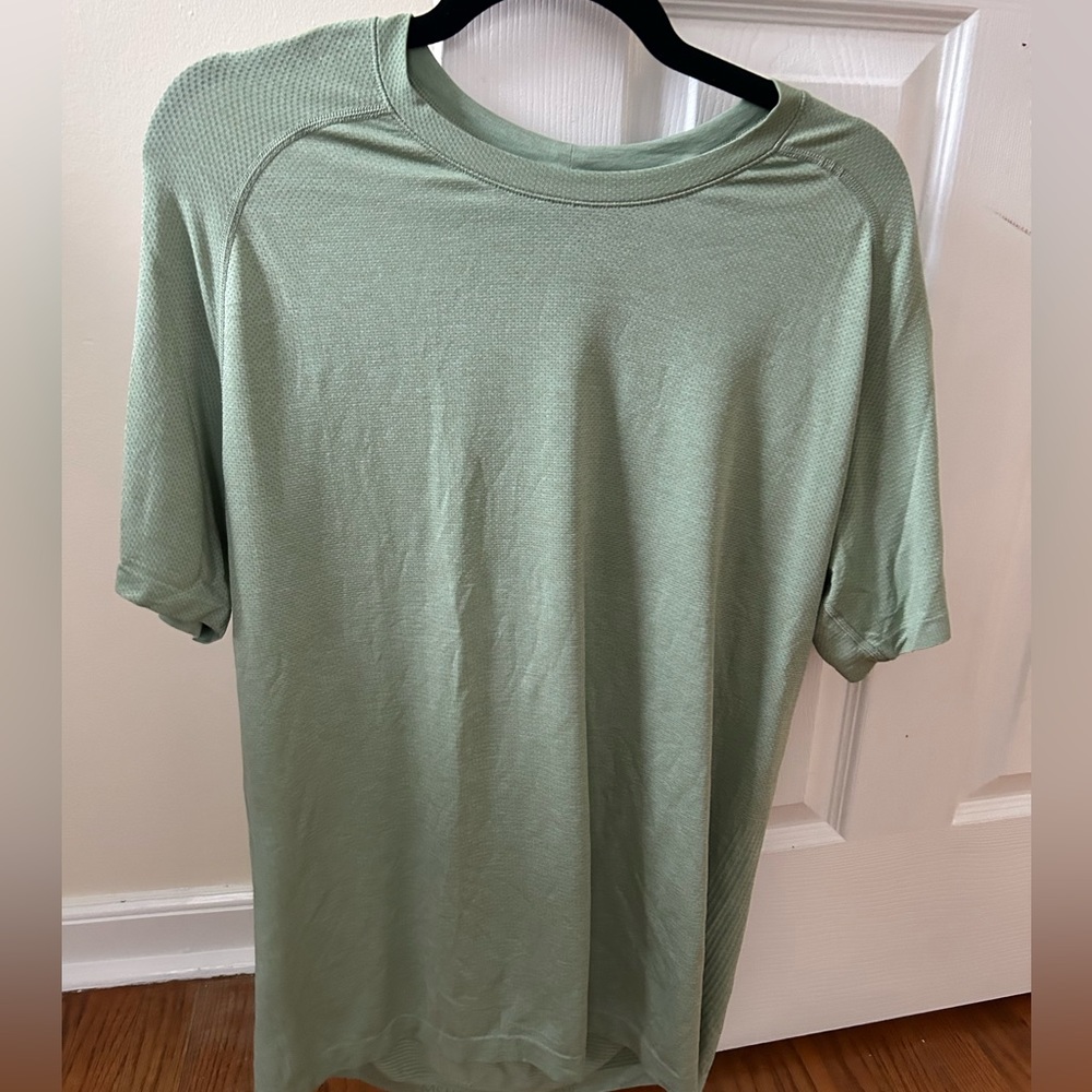 Lululemon Metal Vent Tech T-Shirt - Light Green - Men MD